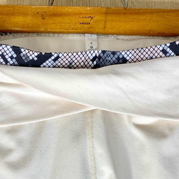 Lululemon Womens Yoga Pant Size 8 Lightweight Comfort Lounge Activewear Capsule - Picture 7 of 11